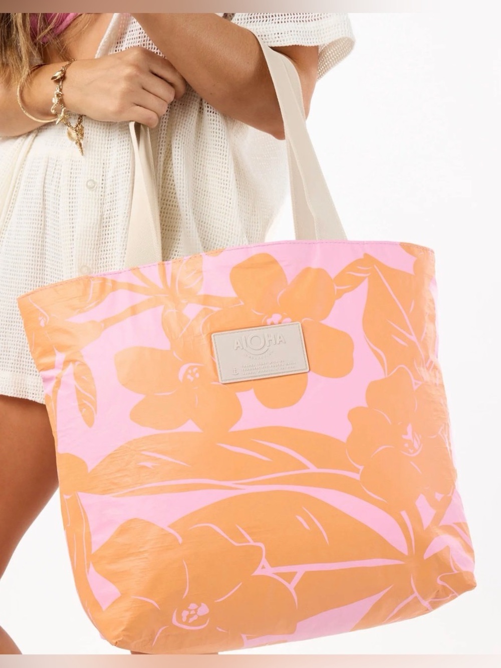 ⭐️🌺 ALOHA COLLECTION 🌺 DAY TRIPPER LEI GARDEN Tote Bag - Picture 4 of 13